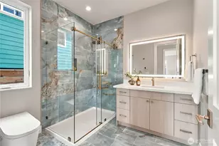 542 N 104th St, Seattle, WA 98133 - Photo 11
