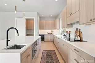 542 N 104th St, Seattle, WA 98133 - Photo 17