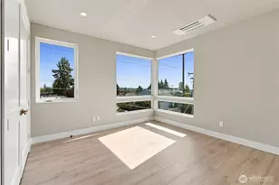 542 N 104th St, Seattle, WA 98133 - Photo 37