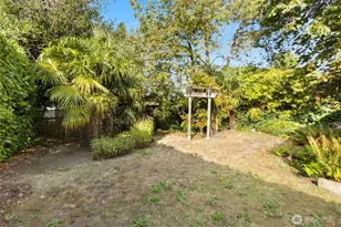 2524 E Ward St, Seattle, WA 98112 - Photo 27