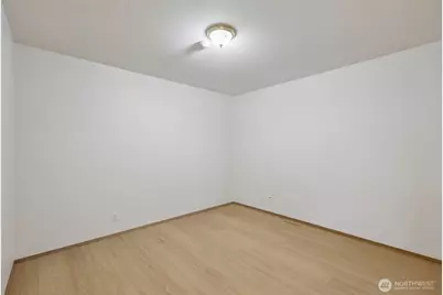 15617 NE 70th Court #D109, Redmond, WA 98052 - Photo 3