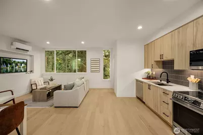 14340 Bagley Avenue N, Seattle, WA 98133 - Photo 3