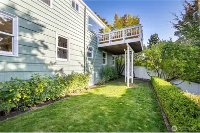 2837 12th Avenue W, Seattle, WA 98119 - Photo 35