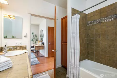 6015 Phinney Avenue N #409, Seattle, WA 98103 - Photo 15