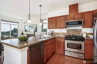 6015 Phinney Avenue N #409, Seattle, WA 98103 - Photo 11