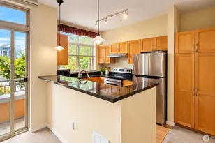 118 107th Ave NE, Bellevue, WA 98004 - Photo 3