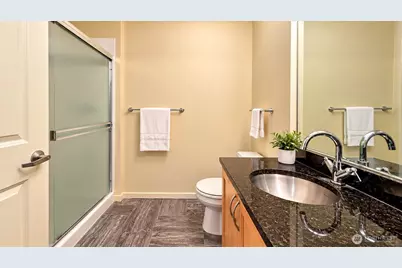 118 107th Avenue NE #B403, Bellevue, WA 98004 - Photo 9