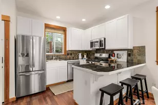 9121 23rd Ave NE, Seattle, WA 98115 - Photo 5