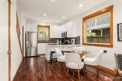 9121 23rd Avenue NE, Seattle, WA 98115 - Photo 7