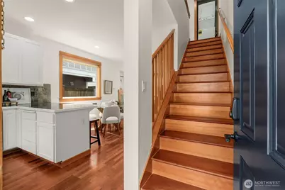 9121 23rd Avenue NE, Seattle, WA 98115 - Photo 3
