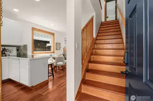 9121 23rd Ave NE, Seattle, WA 98115 - Photo 3