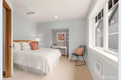 9121 23rd Avenue NE, Seattle, WA 98115 - Photo 13