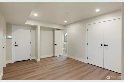 2425 NW Blue Ridge Drive, Seattle, WA 98177 - Photo 21