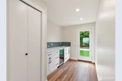2425 NW Blue Ridge Drive, Seattle, WA 98177 - Photo 11