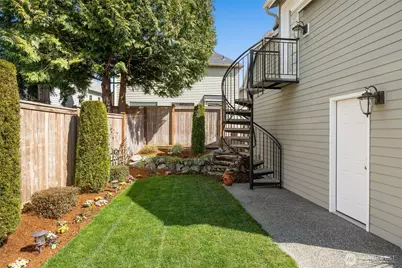 4234 249th Court SE, Sammamish, WA 98029 - Photo 33