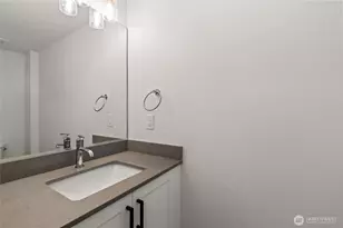 2106 NE 85th St, Seattle, WA 98115 - Photo 31