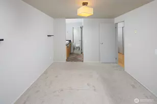 150 Melrose Ave E, Seattle, WA 98102 - Photo 15