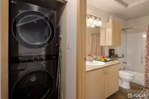 812 5th Ave N, Seattle, WA 98109 - Photo 17