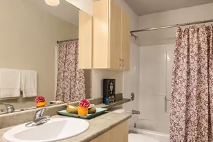 812 5th Ave N, Seattle, WA 98109 - Photo 19