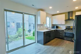 7531 43rd Ave S, Seattle, WA 98118 - Photo 3