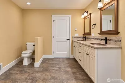 98 NW Glade Court, Bremerton, WA 98311 - Photo 15