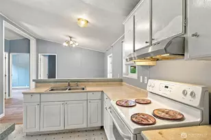 327 Easy St, Wenatchee, WA 98801 - Photo 9