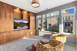 2000 Alaskan Wy, Seattle, WA 98121 - Photo 15