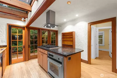 6705 56th Avenue S, Seattle, WA 98118 - Photo 3