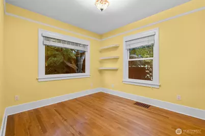 6705 56th Avenue S, Seattle, WA 98118 - Photo 13