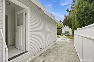 1723 NE 92nd St, Seattle, WA 98115 - Photo 33