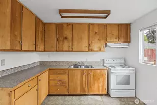 2210 E Harrison St, Tacoma, WA 98404 - Photo 5