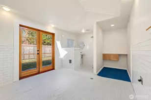 8007 Wallingford Ave N, Seattle, WA 98103 - Photo 21