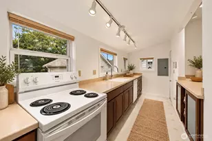 12205 44th Ave S, Tukwila, WA 98178 - Photo 9