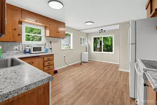 1370 NE Vena Ave, Bremerton, WA 98311 - Photo 11