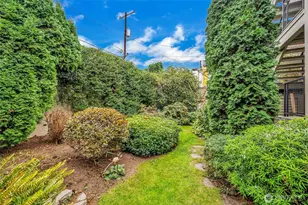 2230 Yale Ave. E., Seattle, WA 98102 - Photo 17