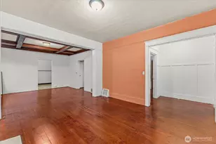 108 NE 61st St, Seattle, WA 98115 - Photo 15