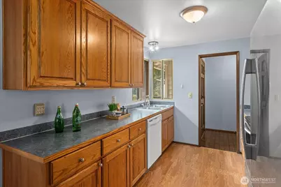 9917 38th Place SE, Lake Stevens, WA 98258 - Photo 11
