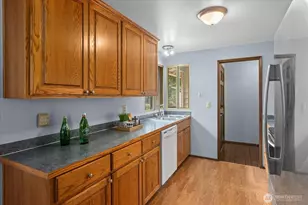 9917 38th Pl SE, Lake Stevens, WA 98258 - Photo 11