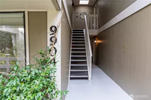 9904 NE 124th St, Kirkland, WA 98034 - Photo 29