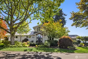 8429 NE 7th St, Medina, WA 98039 - Photo 1