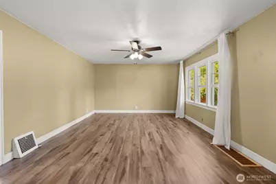 803 Fowler Street, Raymond, WA 98577 - Photo 5