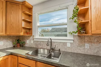 230 N Third Avenue, Sequim, WA 98382 - Photo 17