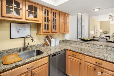 10907 NE 41st Drive, Kirkland, WA 98033 - Photo 11