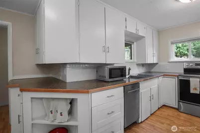 5901 Oceanview Boulevard NE, Bremerton, WA 98311 - Photo 17