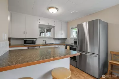 5901 Oceanview Boulevard NE, Bremerton, WA 98311 - Photo 15