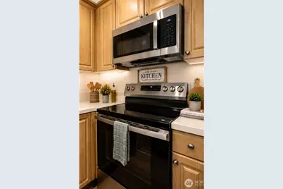13000 Admiralty Way #C302, Everett, WA 98204 - Photo 9