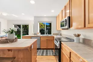 8748 NE Rosario Pl, Bainbridge Island, WA 98110 - Photo 11