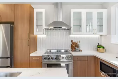 121 N 136th Street, Seattle, WA 98133 - Photo 7