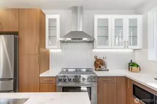 121 N 136th St, Seattle, WA 98133 - Photo 7