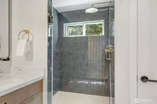 121 N 136th St, Seattle, WA 98133 - Photo 23